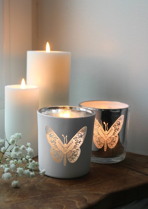 Ljuslyktor Butterfly från Majas lyktor säljs till förmån för Barncancerfonden